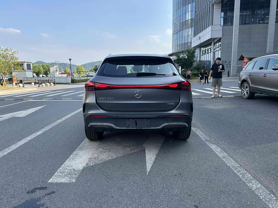Mercedes-Benz EQA Mercedes-Benz EQA