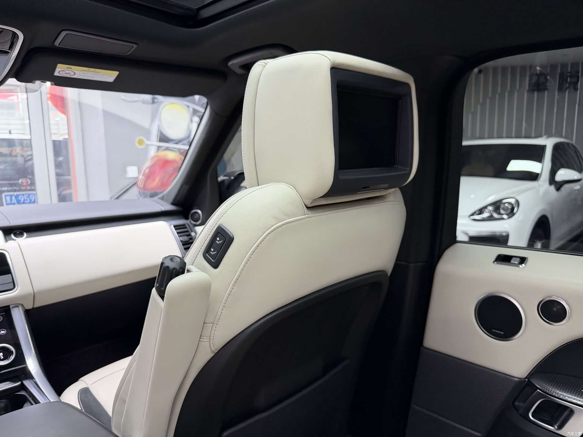 Land Rover Range Rover, 2019 28
