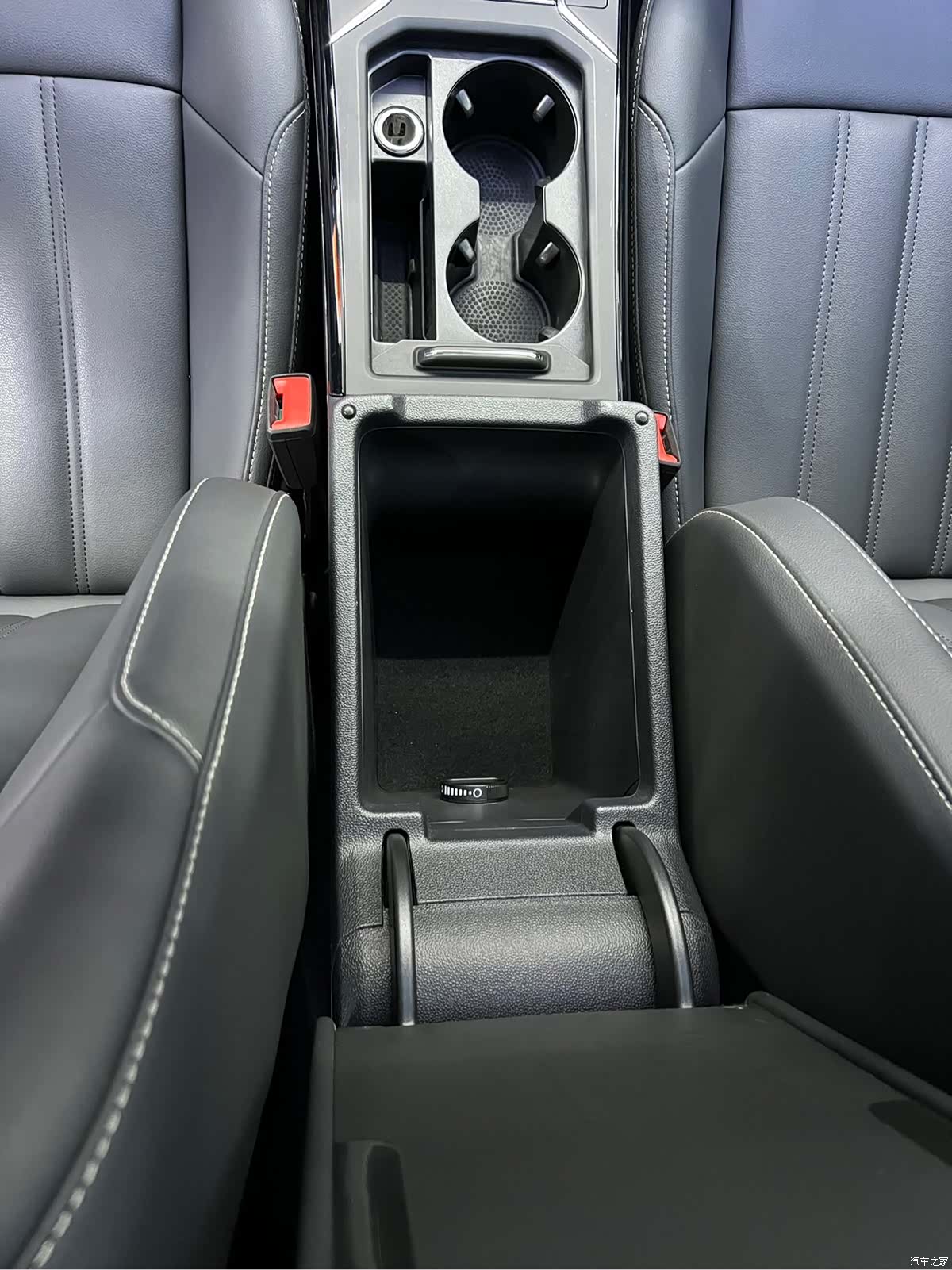 Volkswagen Passat, 2023 9