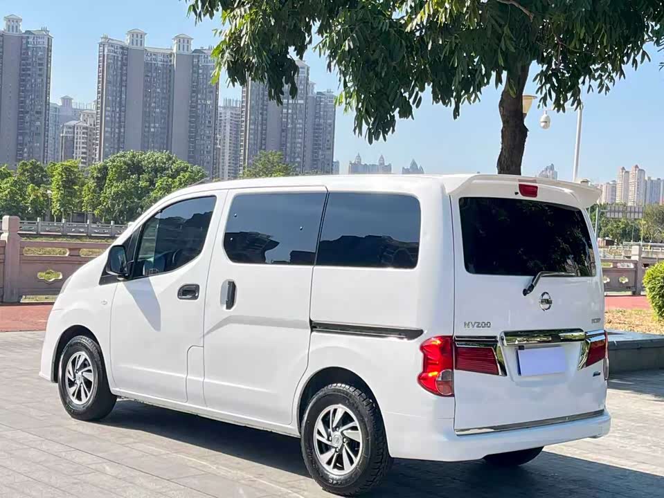 Nissan NV200