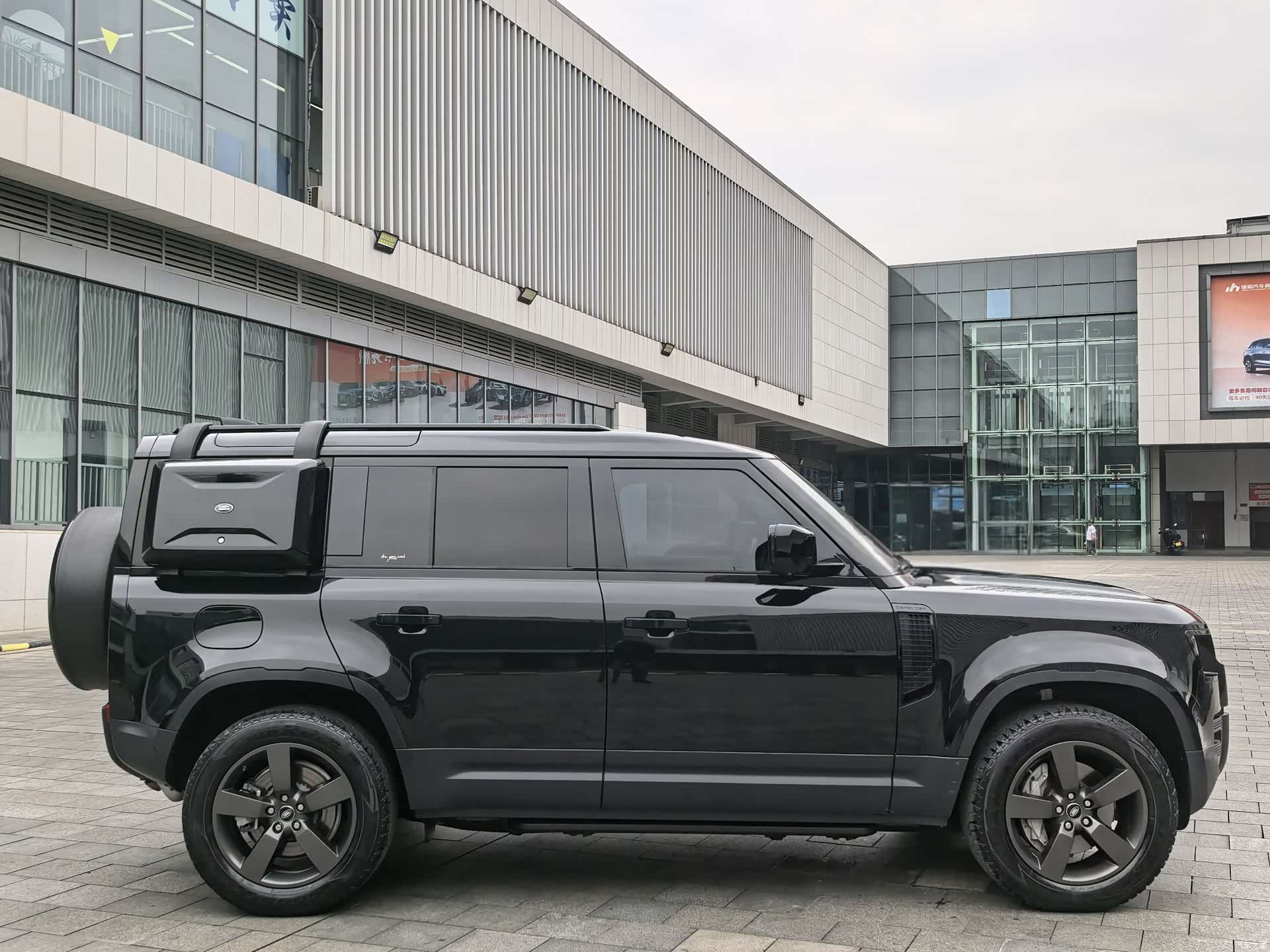 Land Rover Defender, 2020 17