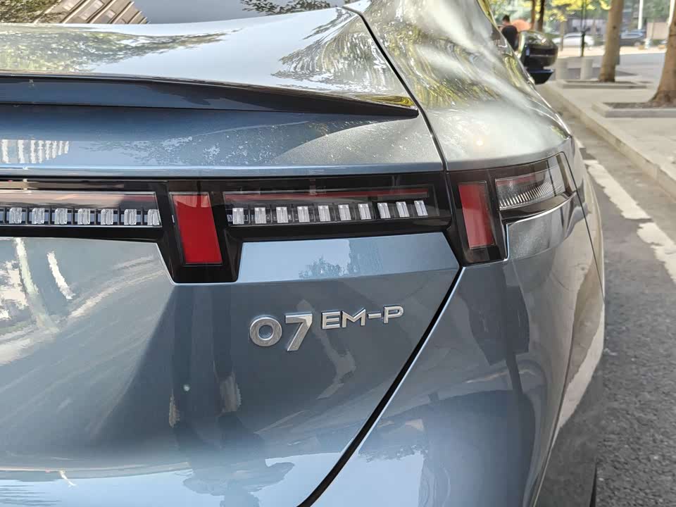 Lynk & Co 07 EM-P