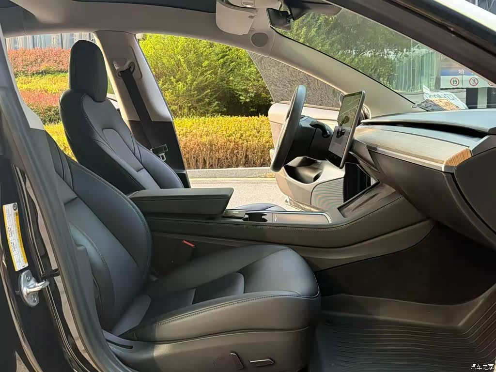 Tesla Model 3, 2022 6