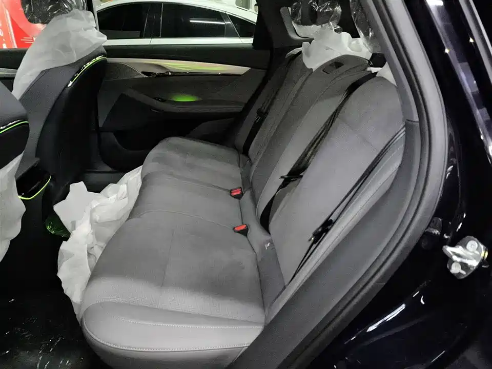 VOYAH Lantu chasing light