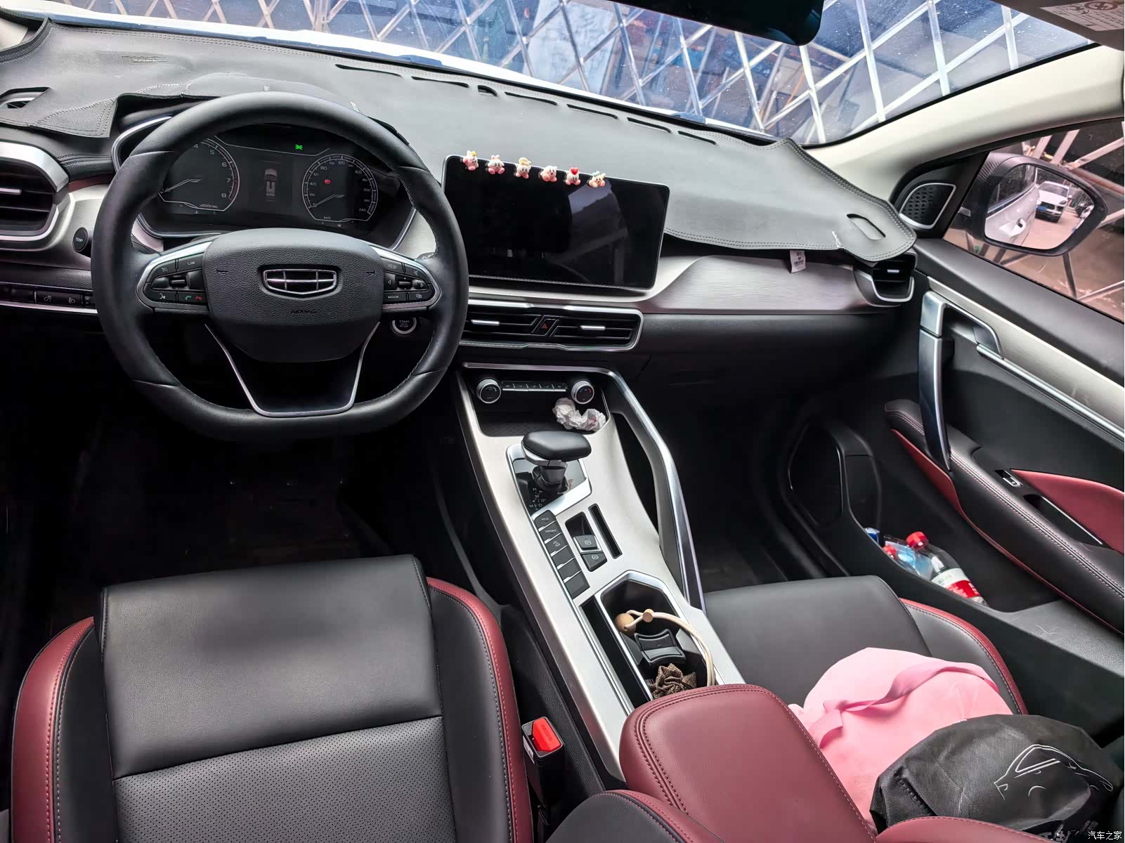 Geely Coolray, 2023 10
