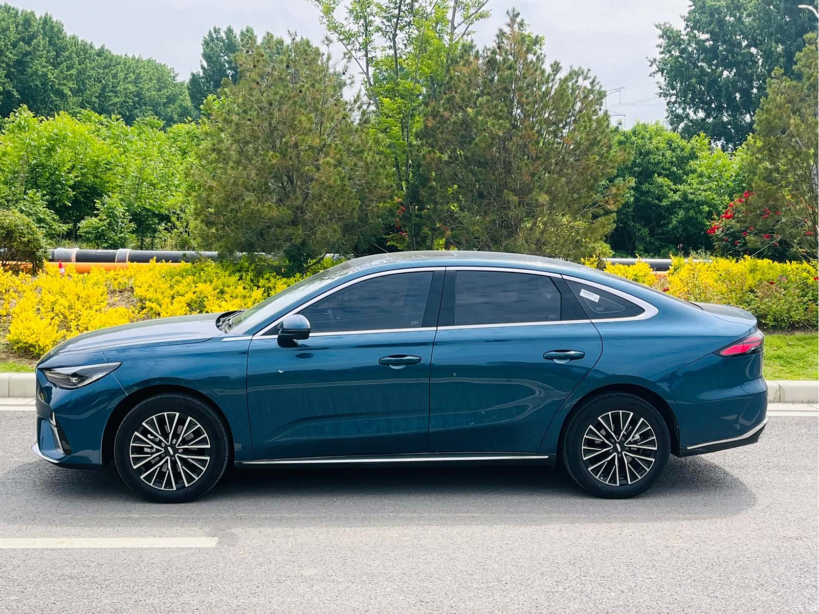 Geely Emgrand, 2026 3