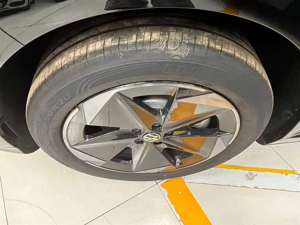 Volkswagen With the crowd 06