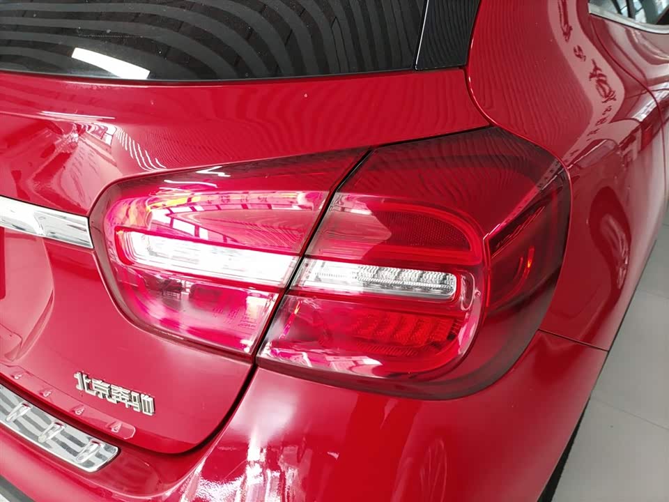 Mercedes-Benz GLA Mercedes-Benz GLA