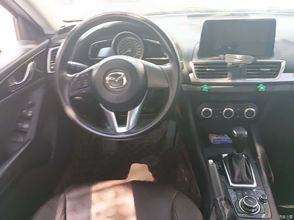 Mazda Mazda3, 2016 11