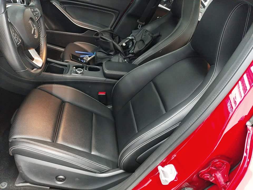 Mercedes-Benz GLA Mercedes-Benz GLA