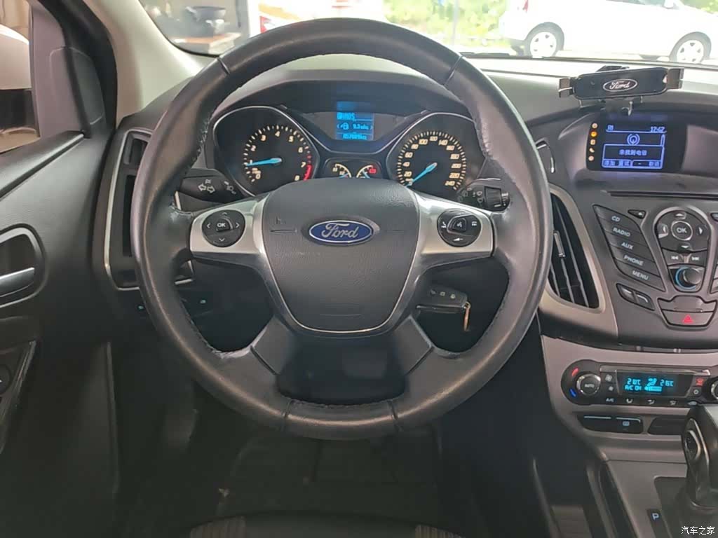Ford Focus, 2015 7