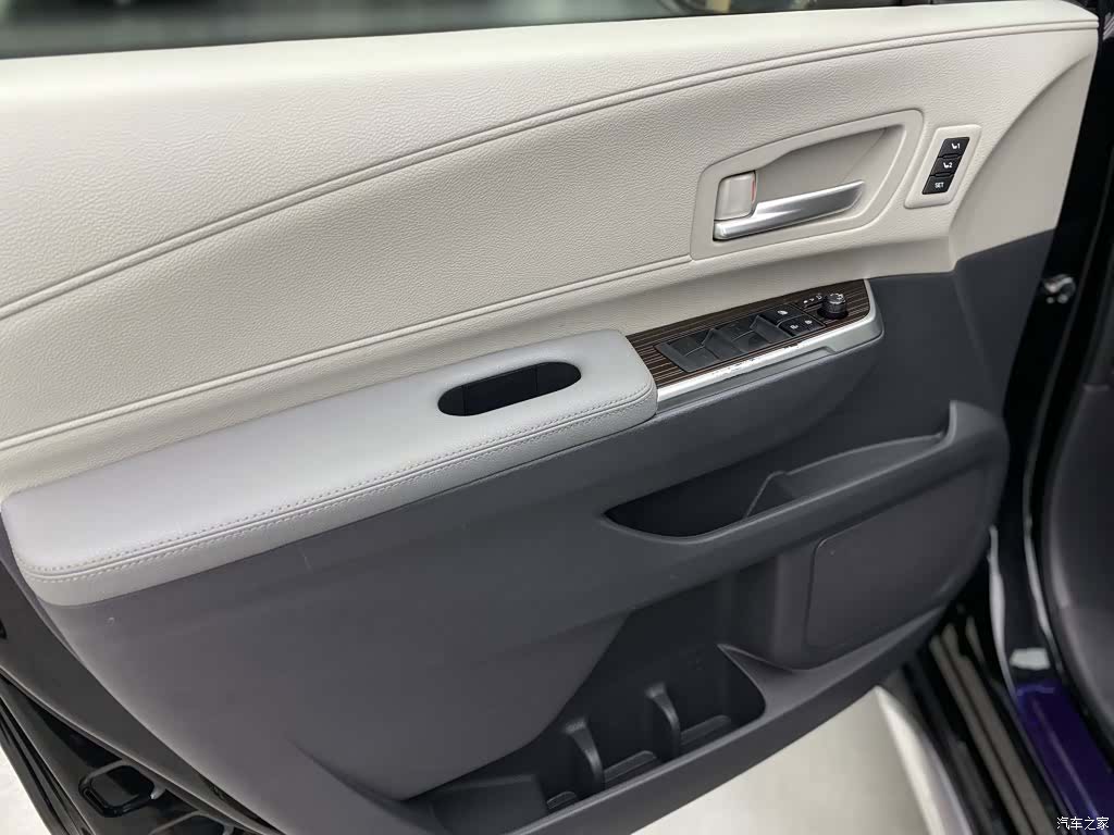 Toyota Granvia, 2024 21