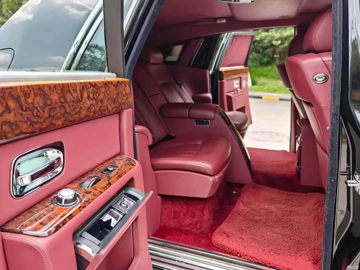 Rolls-Royce Phantom, 2012 6