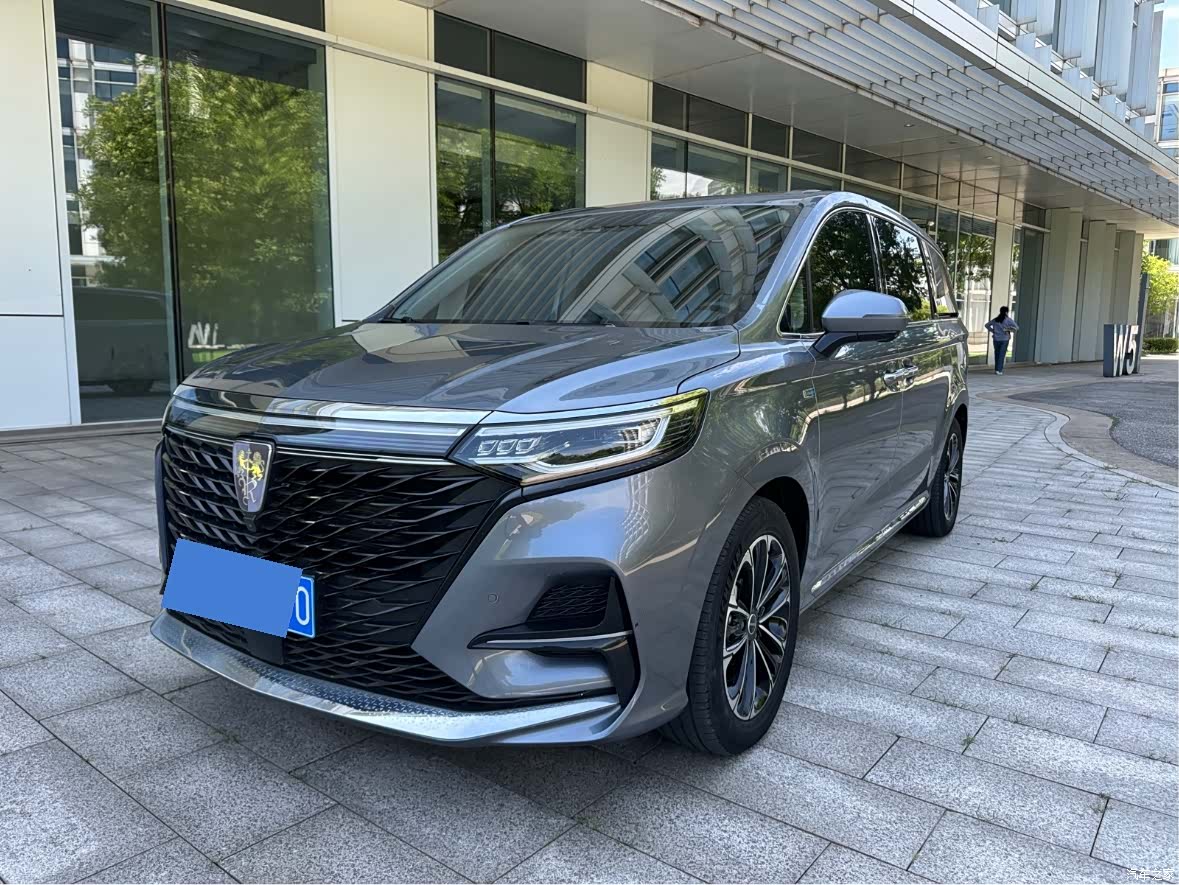 Roewe iMAX8