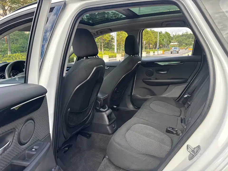 BMW 2 series station wagon