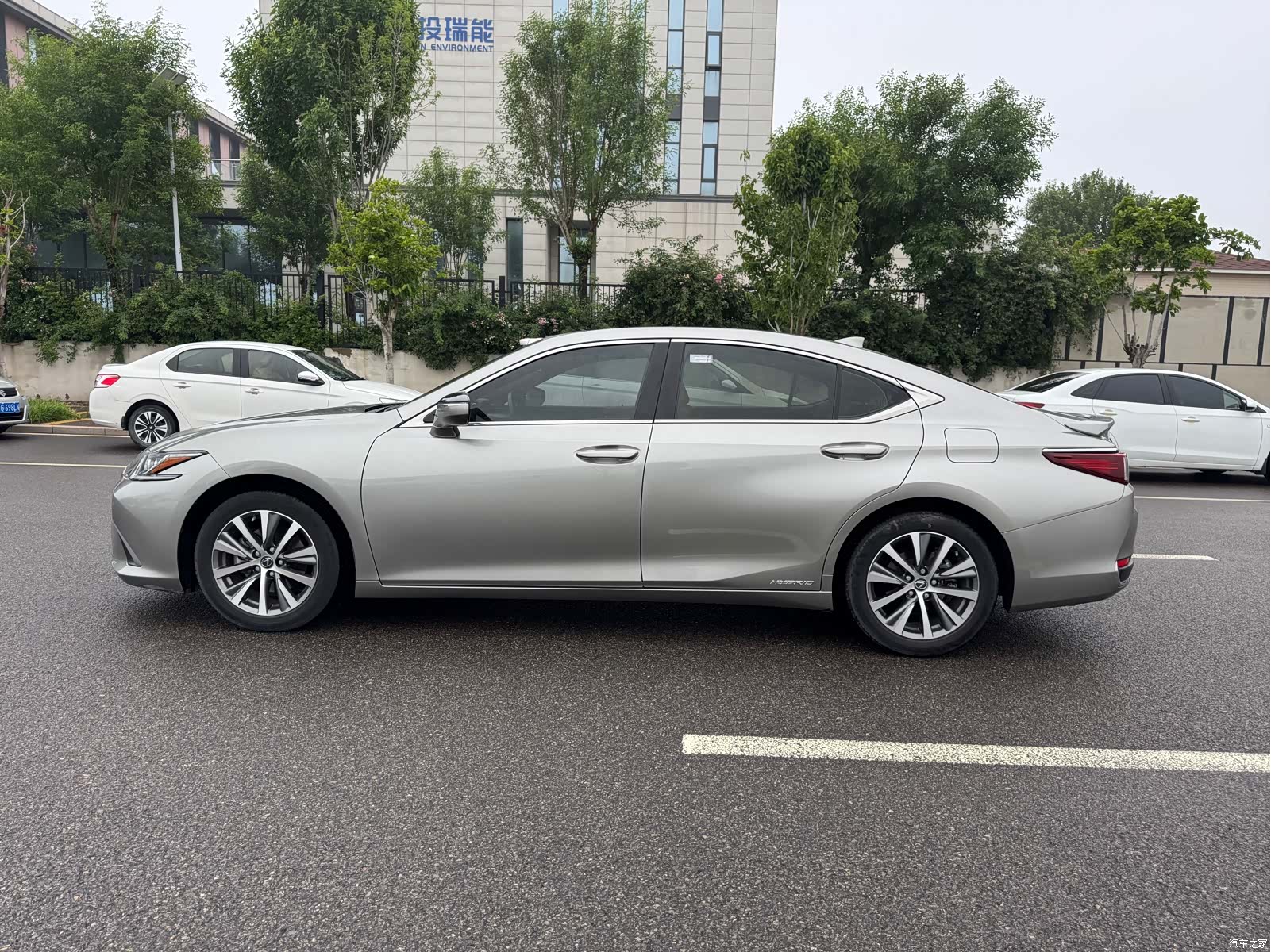 Lexus ES, 2021 4