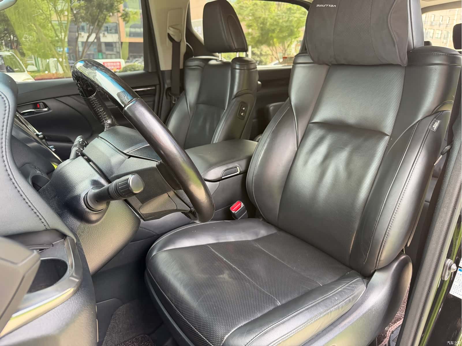 Toyota Vellfire, 2022 17