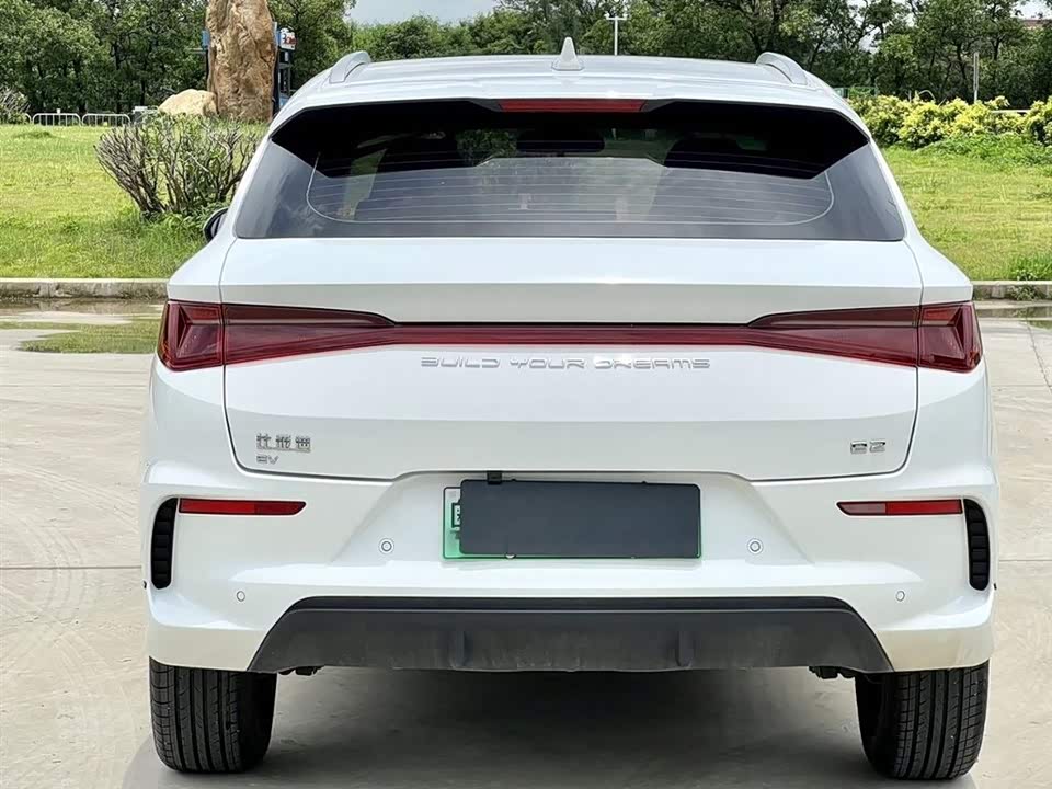 BYD e2