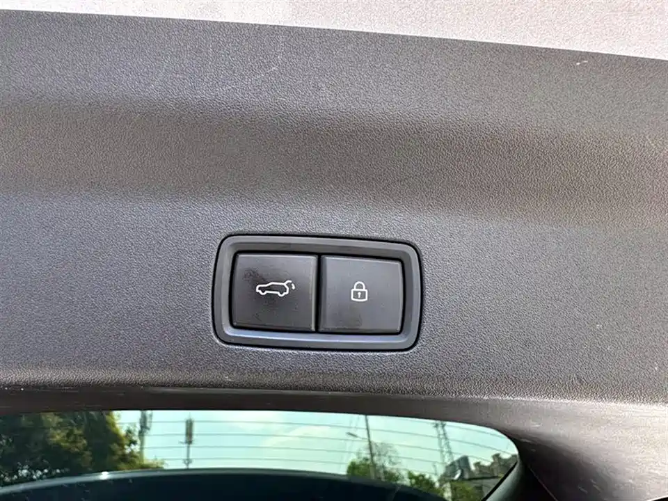 Li Auto Ideal L8