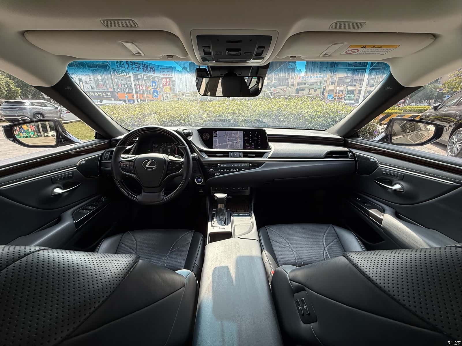 Lexus ES, 2019 8