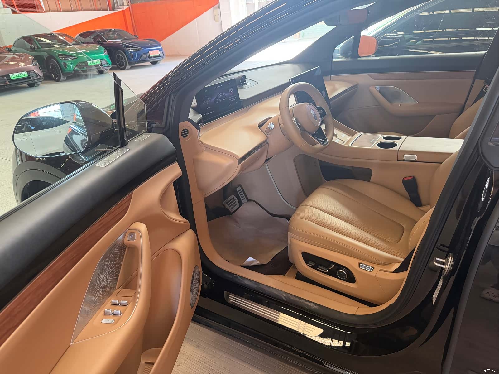 Luxeed R7, 2025 4