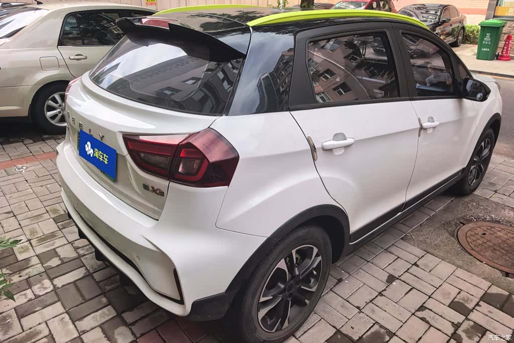 Geely EX3, 2022 3