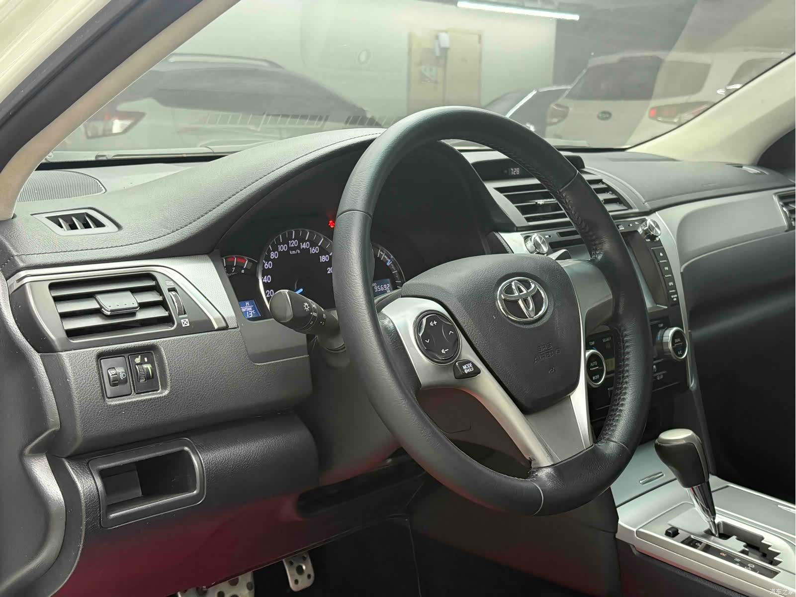 Toyota Camry, 2014 все фото