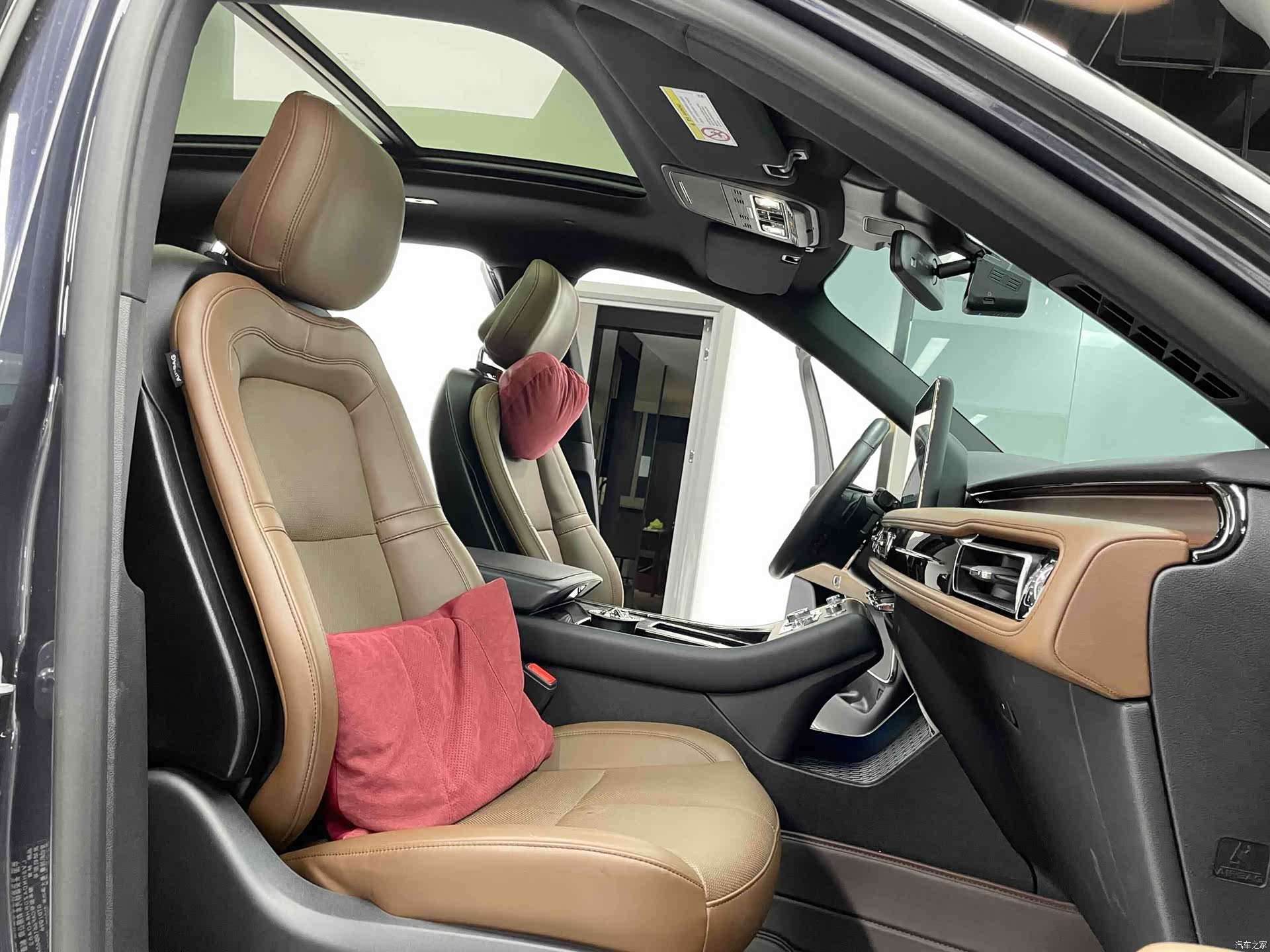 Lincoln Aviator, 2024 6