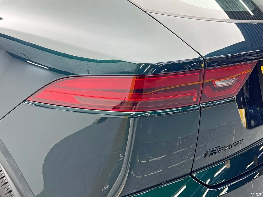 Land Rover E-PACE, 2024 11