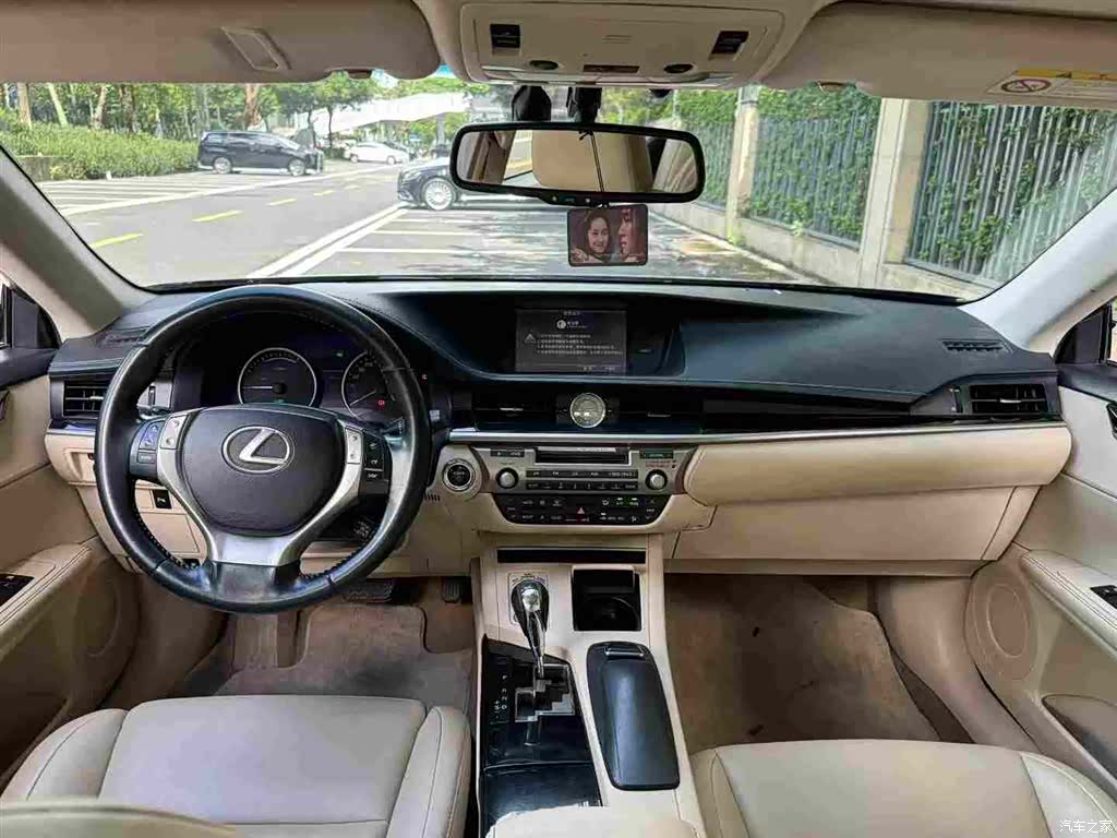 Lexus ES, 2013 7