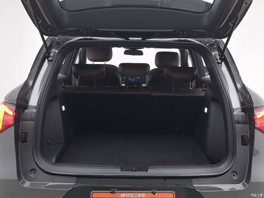 Wuling Starlight, 2025 16