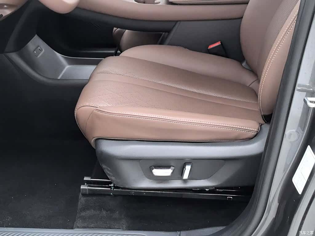 Wuling Starlight, 2025 20