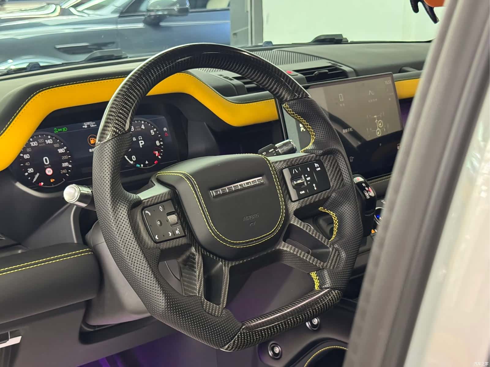 Land Rover Defender, 2021 6