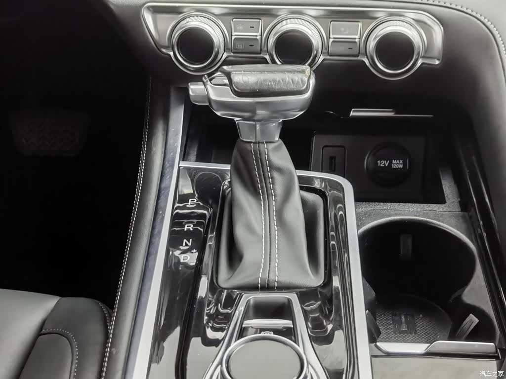 Changan CS95, 2019 13