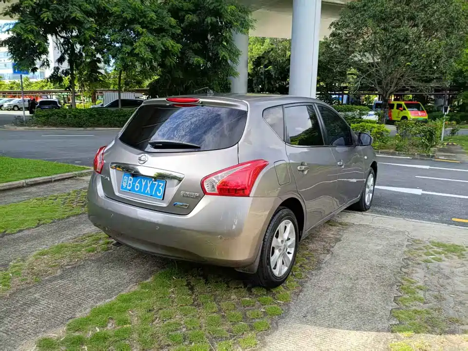 Nissan TIIDA