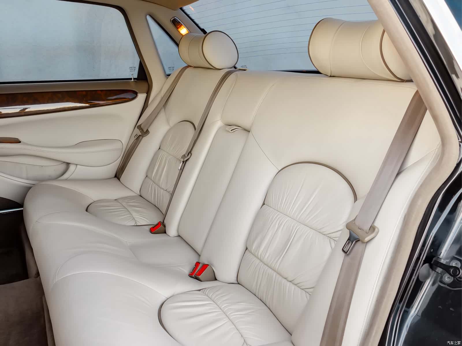 Jaguar XJ, 2002 16