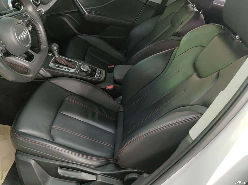 Audi Q2L, 2022 15