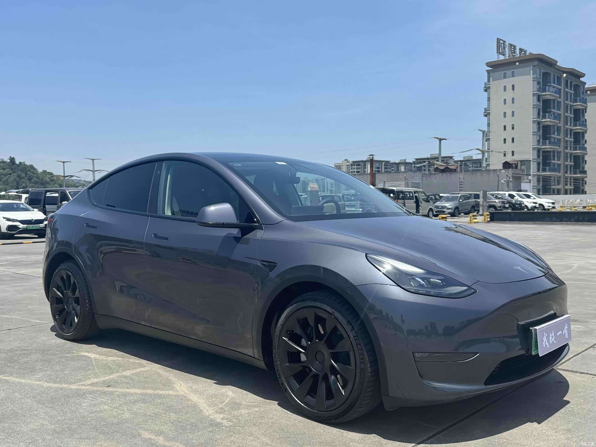 Tesla Model Y, 2021 3