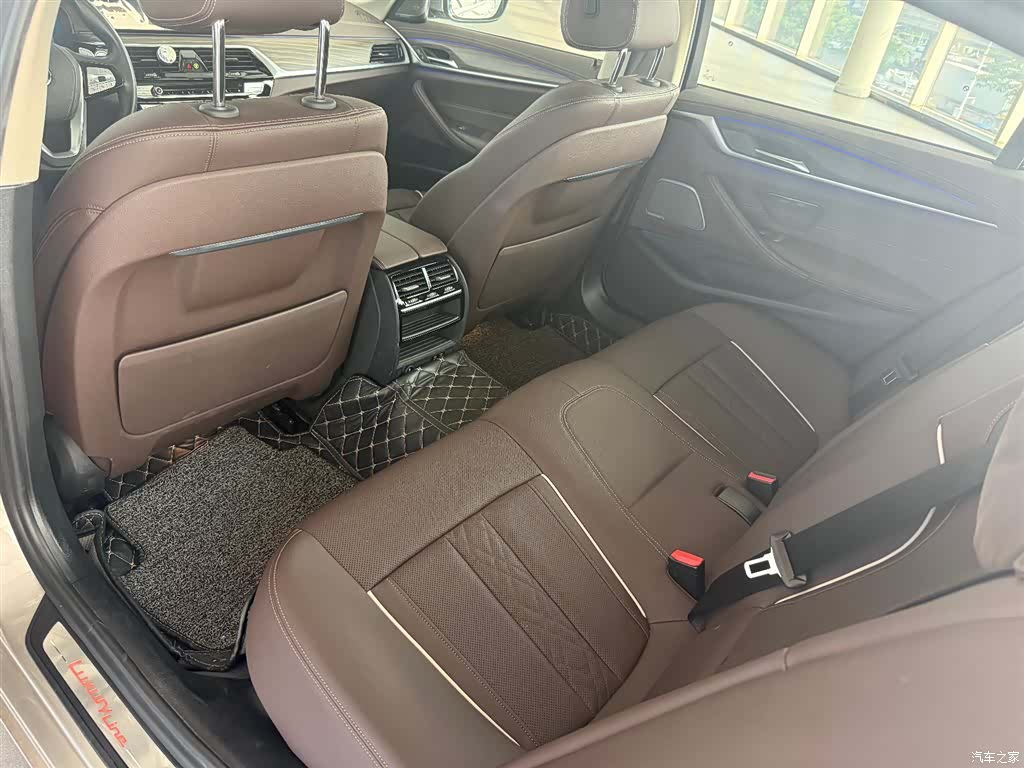 BMW 5 Series, 2021 24