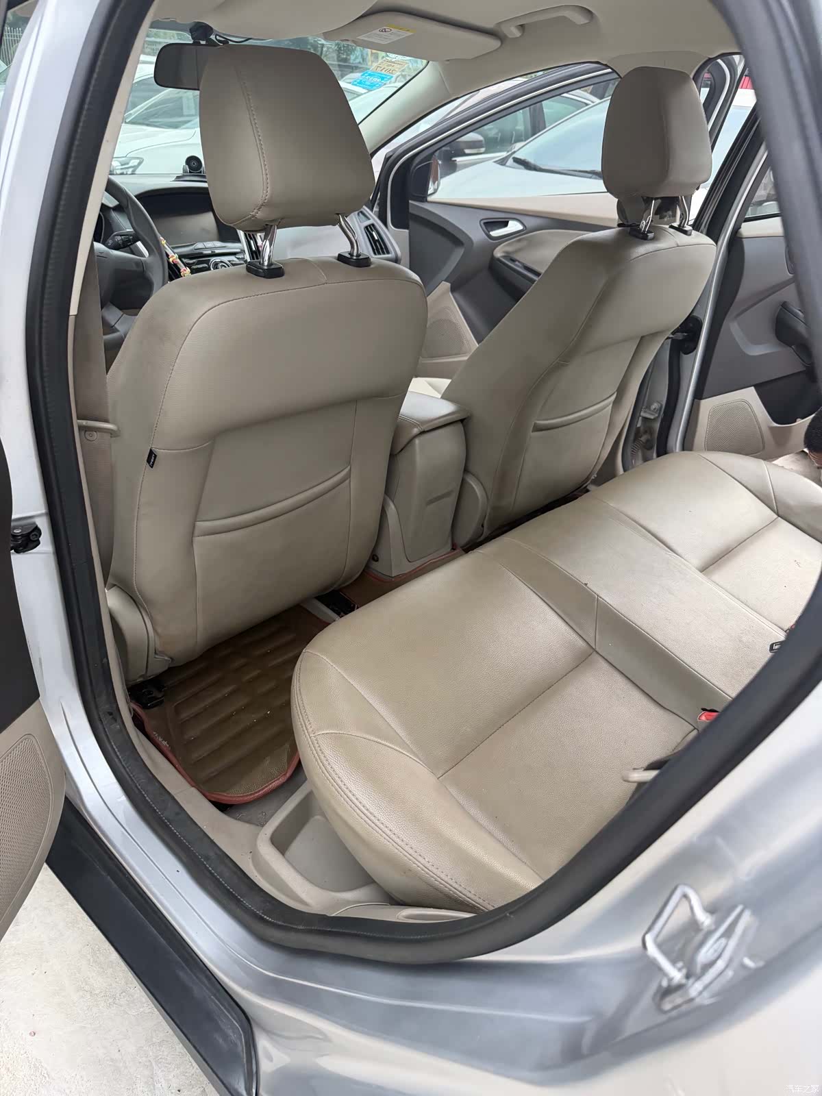 Ford Focus, 2015 8