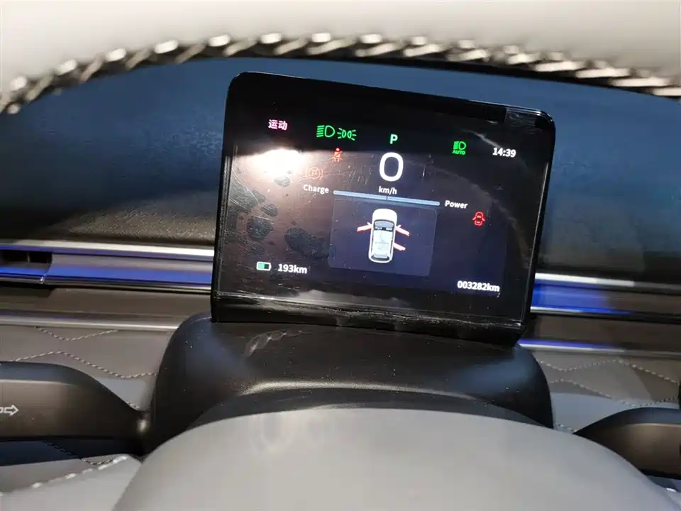 Dongfeng Nammi Nano 01