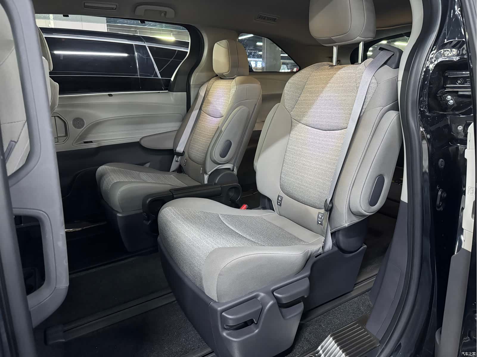 Toyota Sienna, 2023 14