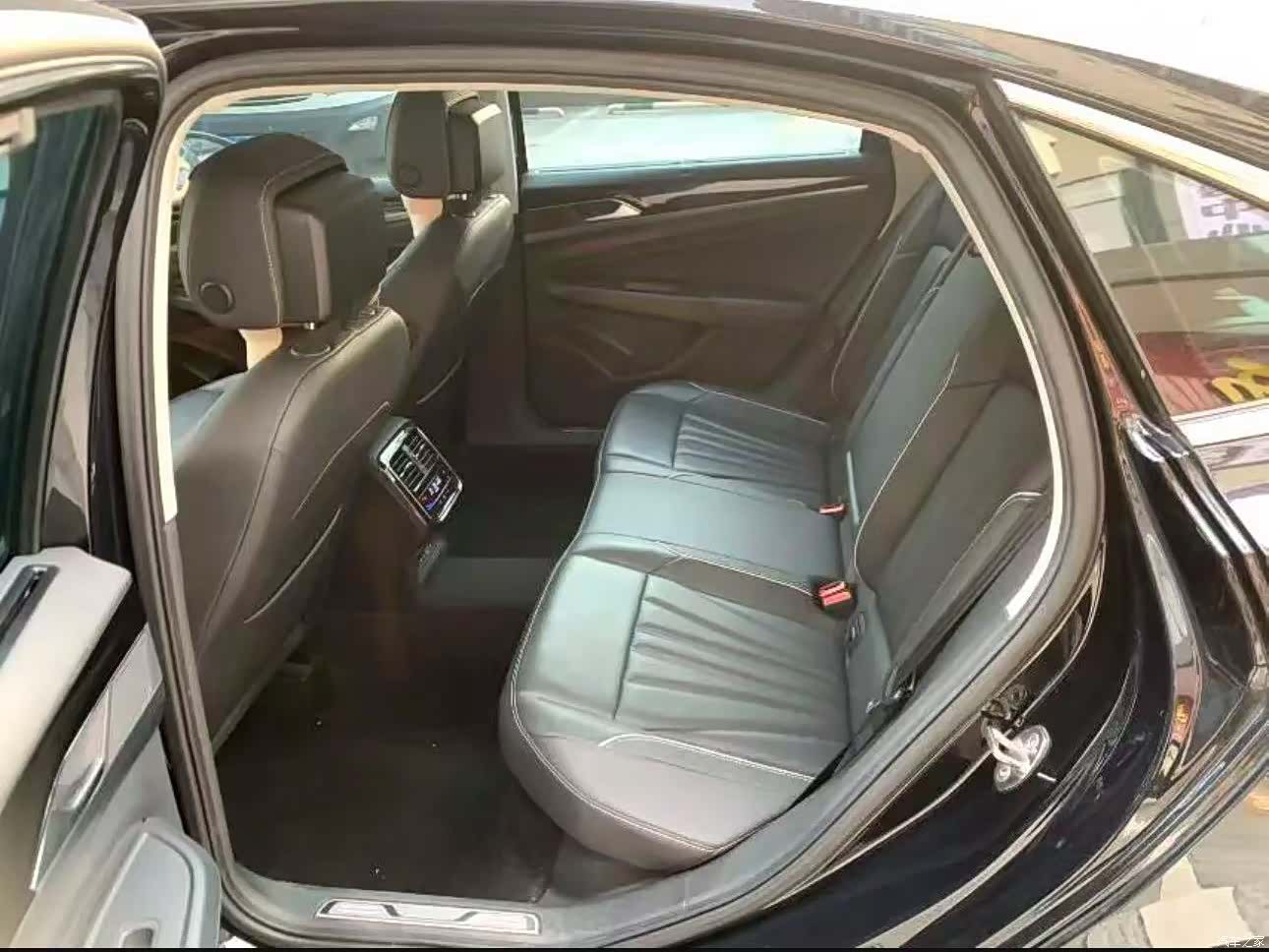 Volkswagen Passat, 2023 7