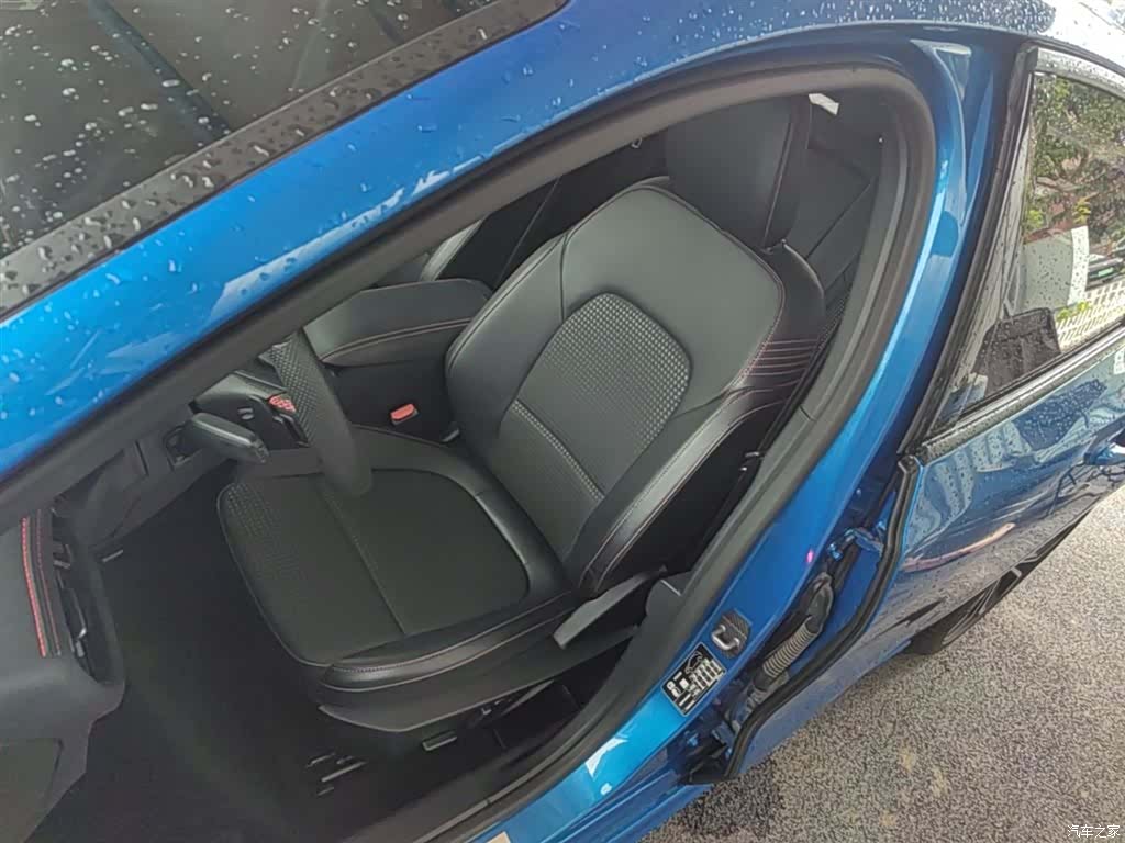Ford Focus, 2022 15