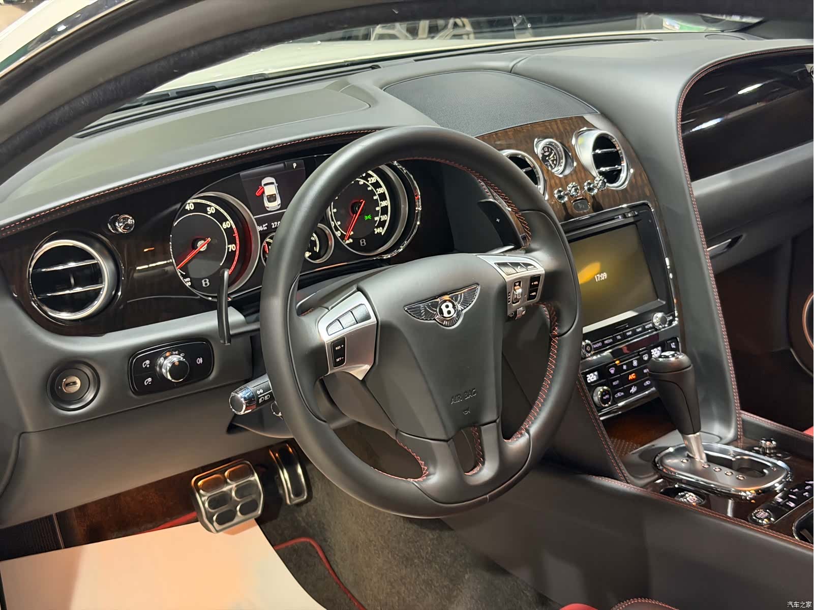 Bentley Continental GT, 2015 10