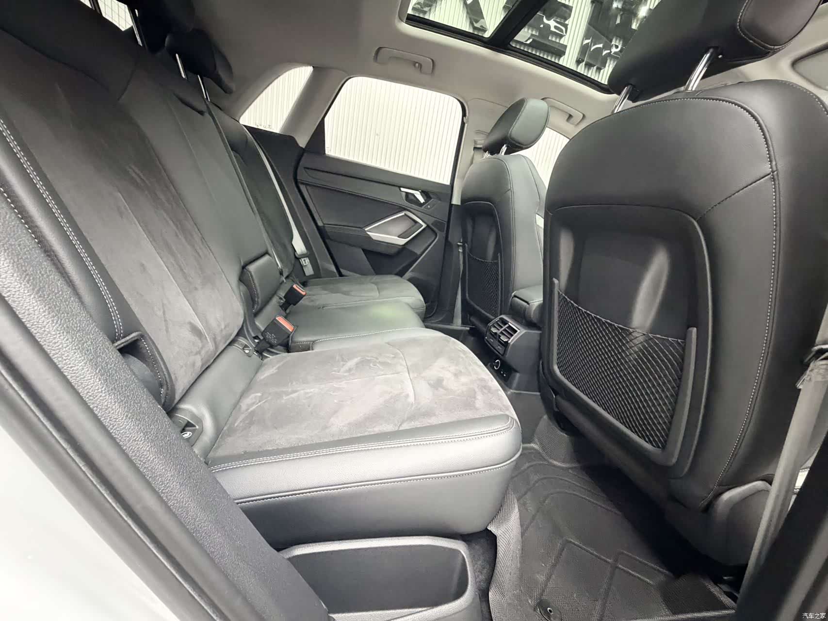 Audi Q3, 2022 12