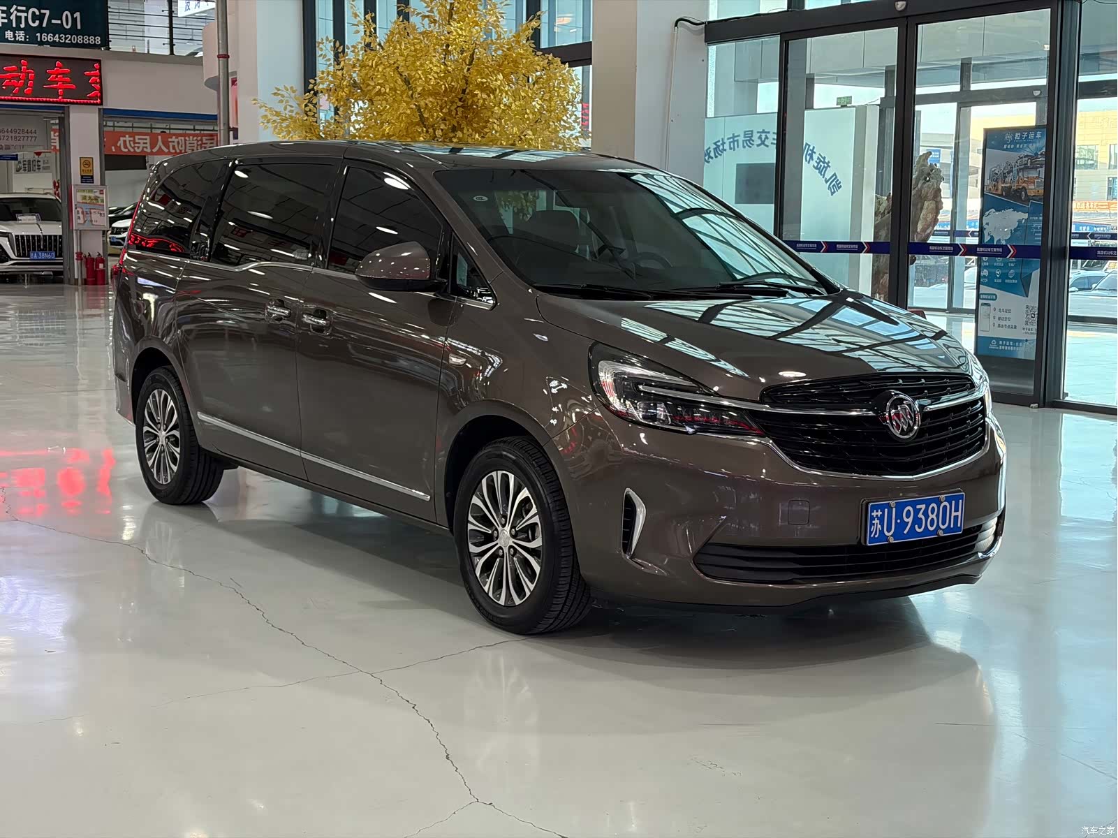 Buick GL8, 2021 3