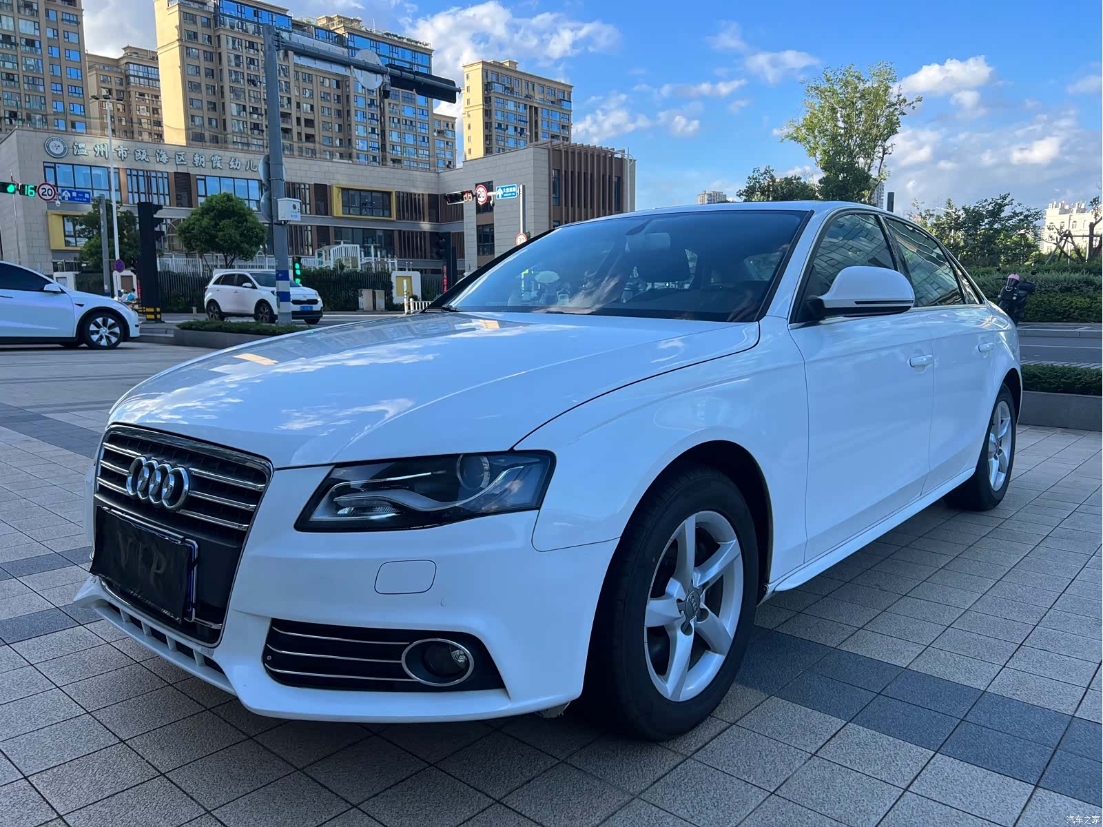 Audi A4L, 2012 1