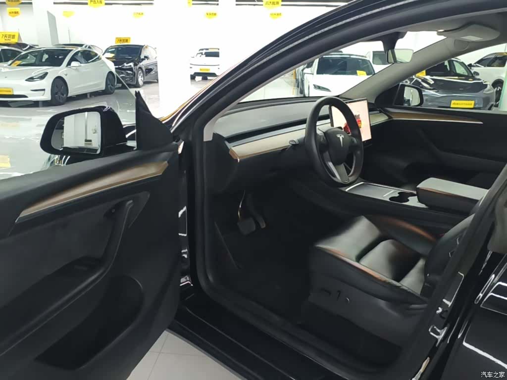 Tesla Model Y, 2022 16