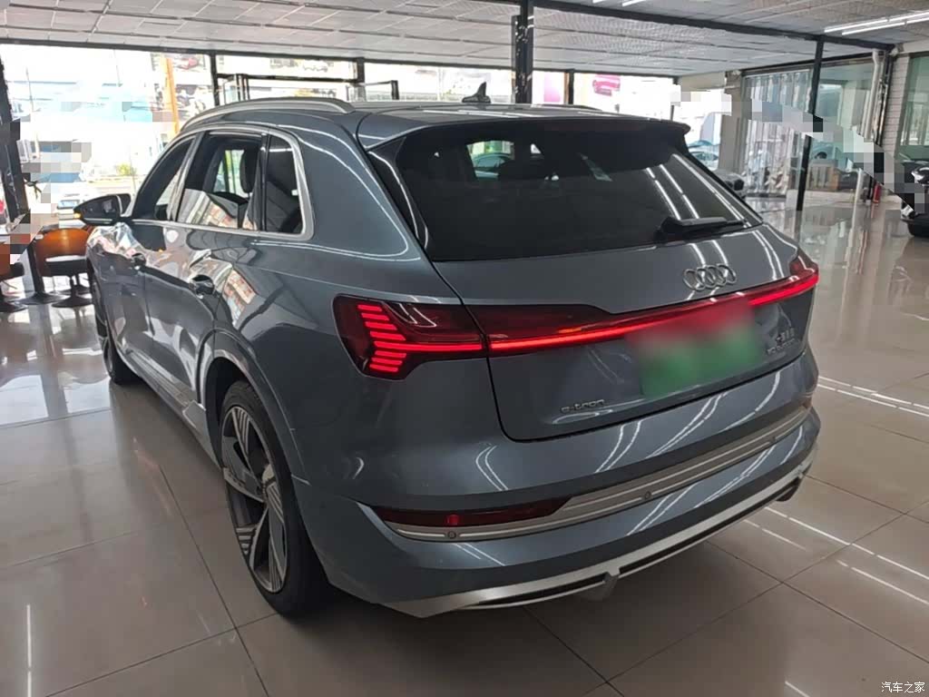 Audi e-tron, 2021 все фото